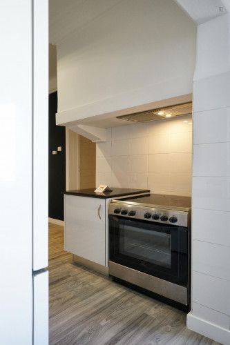 7 fabulous bedrooms, all with AC, TV and desk. By Instituto Sup Técnico - Gallery - 19