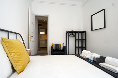 7 fabulous bedrooms, all with AC, TV and desk. By Instituto Sup Técnico - Gallery - 13