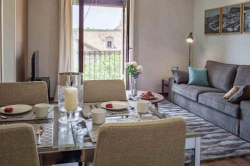 Lovely 3 bedroom apartment in Gothic near the Boqueria and the Ramblas.