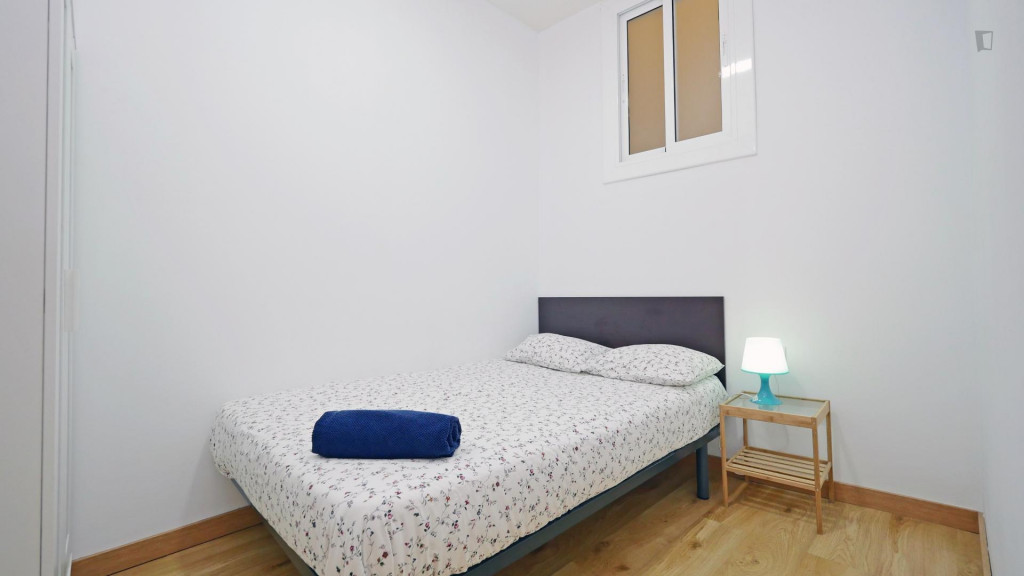 Comfy double bedroom in trendy El Raval