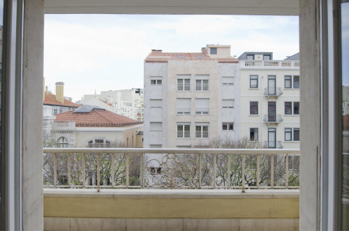 CHARME  AC  41m  Balcony  Avenue View - Gallery - 6