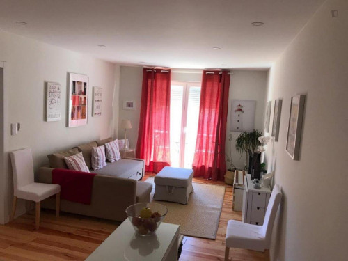 CHARME  AC  41m  Balcony  Avenue View - 1