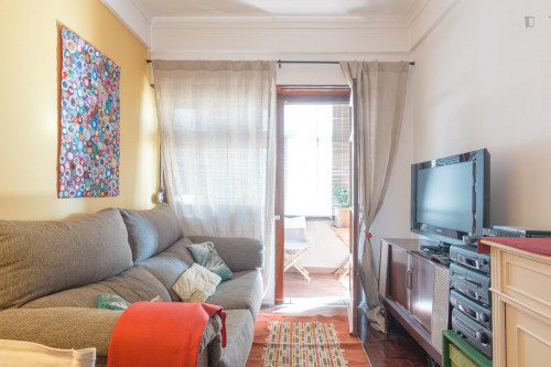 Nice single bedroom at a sunny apartment - Gallery - 6
