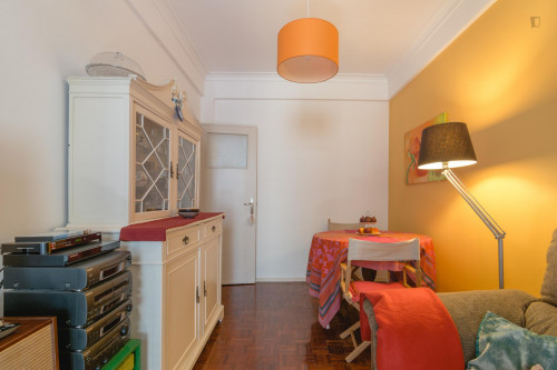 Nice single bedroom at a sunny apartment - Gallery - 7