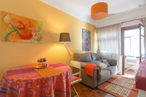Nice single bedroom at a sunny apartment - Gallery - 5