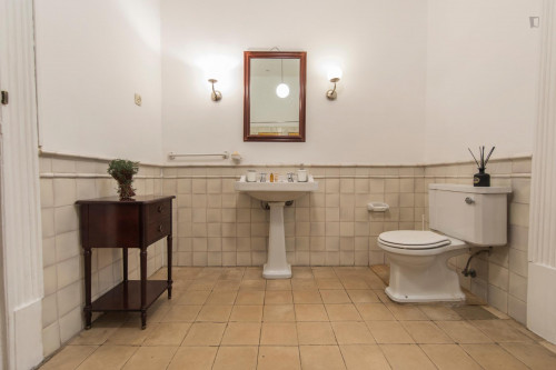 Fantastic 4-bedroom apartment close to Instituto Superior Técnico de Lisboa - Gallery - 15