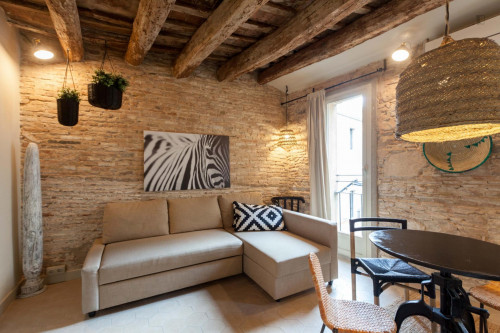 Cool loft in the city center - Gallery - 10
