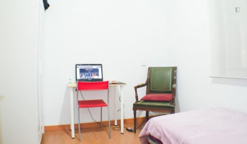 Single bedroom in Almagro, near Iglesia metro sation