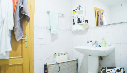 Roomy Double bedroom in Almagro - Gallery - 11