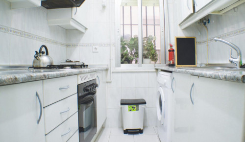 Roomy Double bedroom in Almagro - Gallery - 9