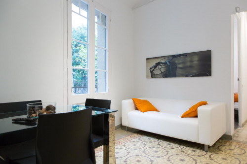 Graceful 3-Bedroom Flat In El Camp De L'Arpa Del Clot - 2