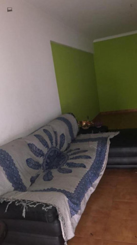 Double bedroom in a 3-bedroom apartment near Povoa train station