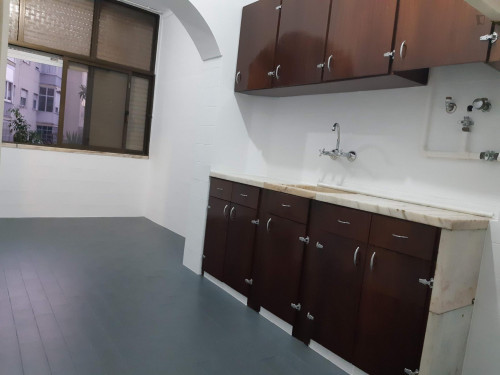 Nice single bedroom close to Amadora Este metro station