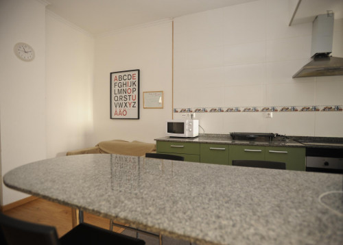 Snug single bedroom in a 5-bedroom flat, near the Escuela Internacional de Protocolo de Valencia - Gallery - 8