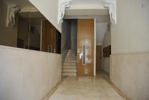 Snug single bedroom in a 5-bedroom flat, near the Escuela Internacional de Protocolo de Valencia - Gallery - 14