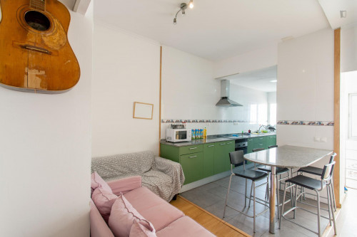 Snug single bedroom in a 5-bedroom flat, near the Escuela Internacional de Protocolo de Valencia  - Gallery -  3