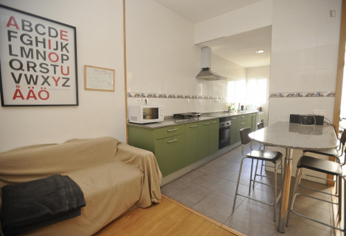 Snug single bedroom in a 5-bedroom flat, near the Escuela Internacional de Protocolo de Valencia - Gallery - 7