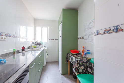 Snug single bedroom in a 5-bedroom flat, near the Escuela Internacional de Protocolo de Valencia - Gallery - 10