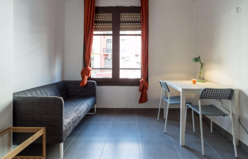 Lovely double bedroom next to the Instituto INTER  - Gallery -  1