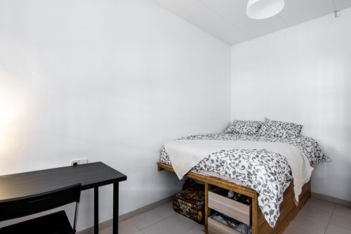 First-class double bedroom near Universitat Pompeu Fabra - Gallery - 16
