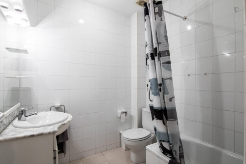 First-class double bedroom near Universitat Pompeu Fabra - Gallery - 4