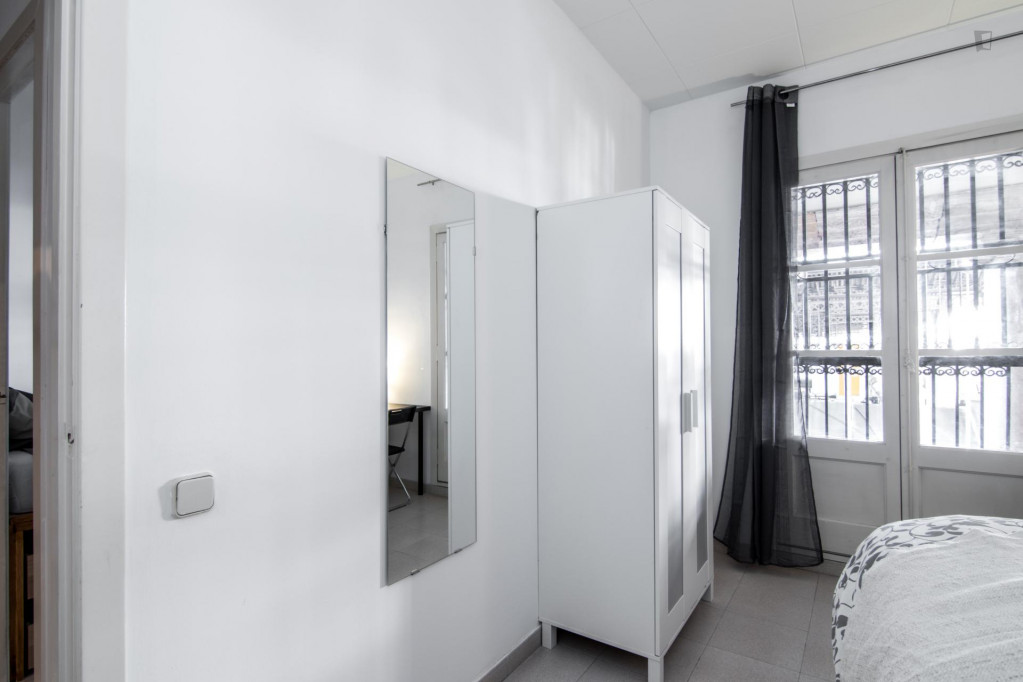 First-class double bedroom near Universitat Pompeu Fabra  - Gallery -  3