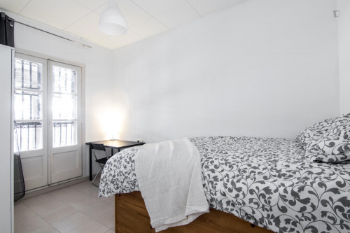 First-Class Double Bedroom Near Universitat Pompeu Fabra - 2