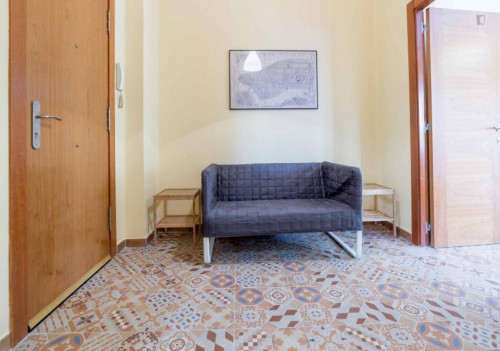 Snug double bedroom near the Bailén metro - Gallery - 13
