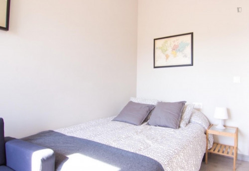 Comfy double bedroom in L'Eixample