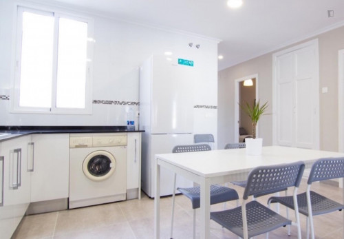 Comfy double bedroom in L'Eixample