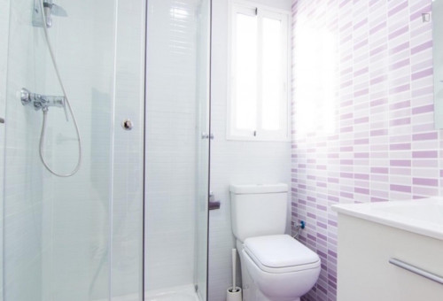 Comfy double bedroom in L'Eixample