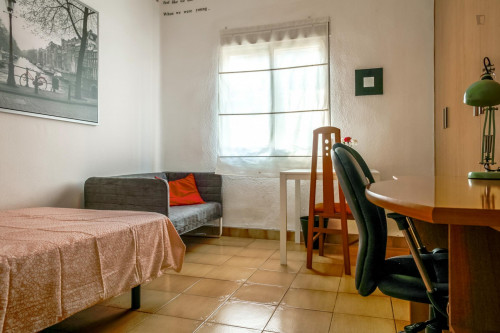 Welcoming single bedroom near Amistat-Casa de Salud metro station  - Gallery -  1