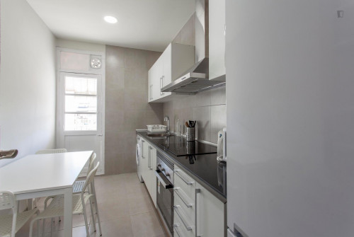 Great twin bedroom close to IEM Business School - Gallery - 5
