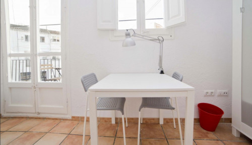 Spacious And Bright Double Bedroom In L'Eixample - 1