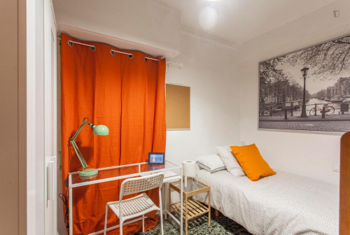 Lovely single bedroom next to the Facultat De Magisteri  - Gallery -  1