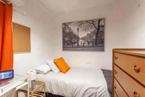 Lovely single bedroom next to the Facultat De Magisteri  - Gallery -  2