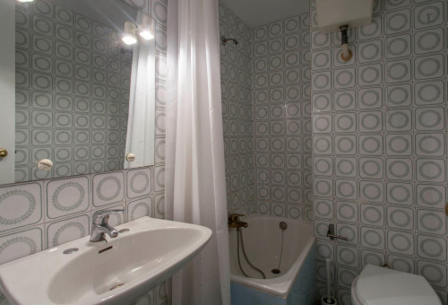 Appealing double bedroom in well-connected Ciutat Jardí - Gallery - 11