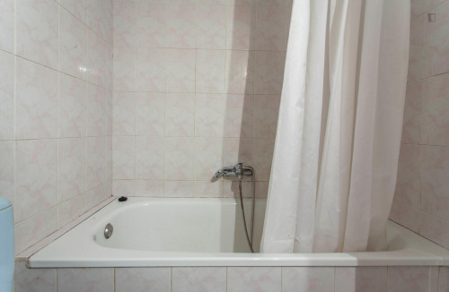 Appealing double bedroom in well-connected Ciutat Jardí - Gallery - 10