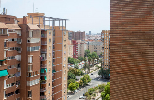 Appealing double bedroom in well-connected Ciutat Jardí