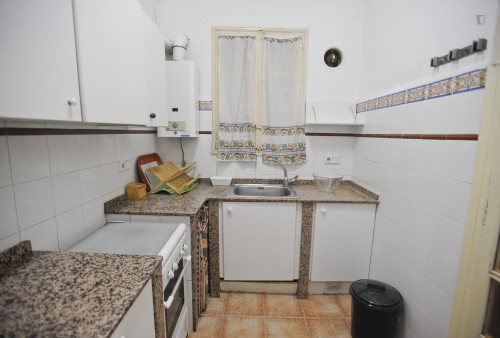 Cool double bedroom close to central Valencia