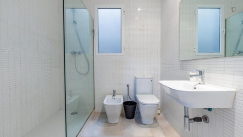 Shiny double bedroom with a balcony, in Gran Vía - Gallery - 7