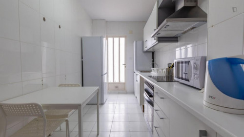 Shiny double bedroom with a balcony, in Gran Vía