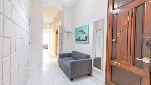 Shiny double bedroom with a balcony, in Gran Vía - Gallery - 10