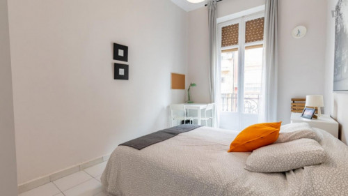 Shiny Double Bedroom With A Balcony, In Gran Vía - 2
