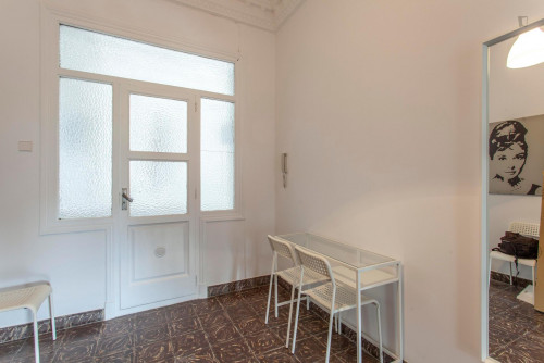 Sublime double bedroom in a student flat, in central La Roqueta