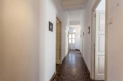 Sublime double bedroom in a student flat, in central La Roqueta