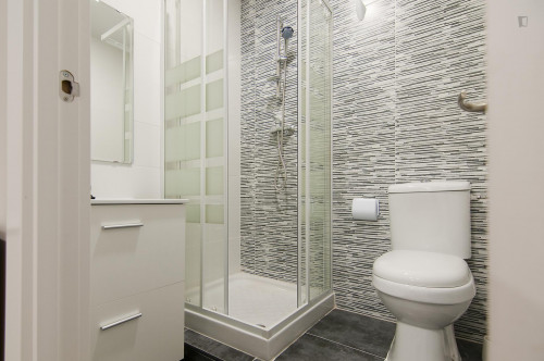 Alluring double bedroom close to the Colón metro station - Gallery - 11