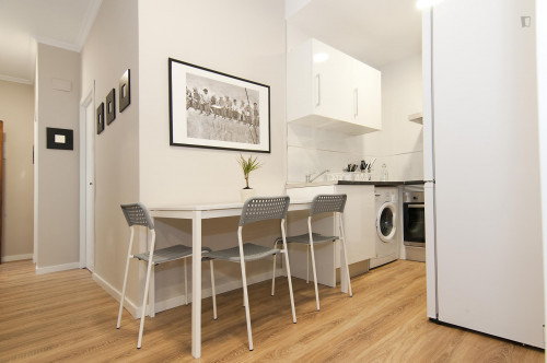 Alluring double bedroom close to the Colón metro station - Gallery - 6