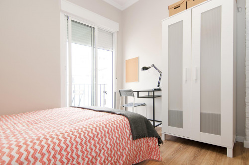 Alluring Double Bedroom Close To The Colón Metro Station - 2