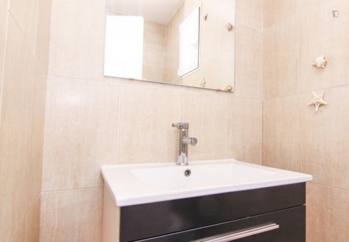 Charming double bedroom near the Xàtiva metro  - Gallery -  5